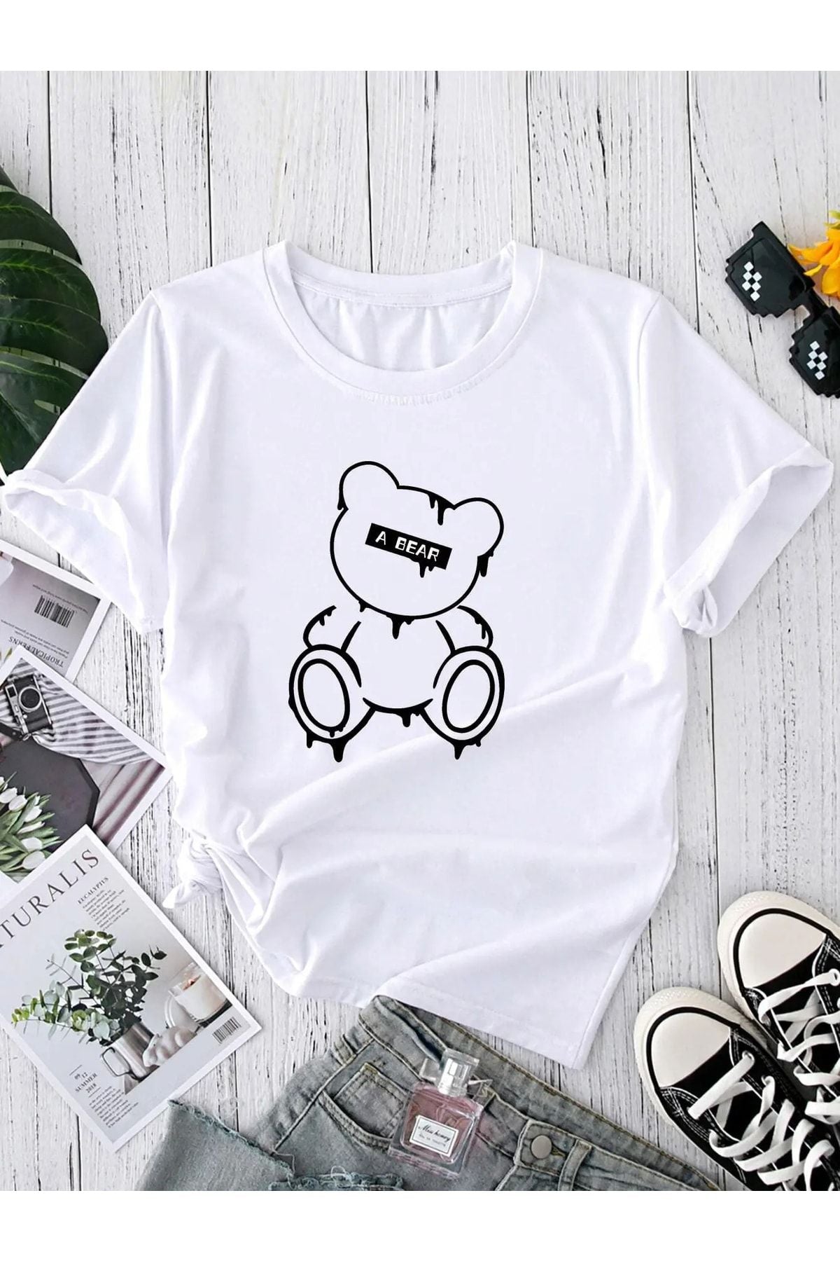 A Bear Baskılı Beyaz Tişort