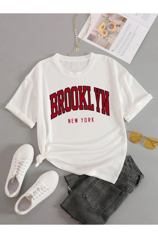 Kırmızı Brooklyn Baskılı Beyaz Oversize T-shirt