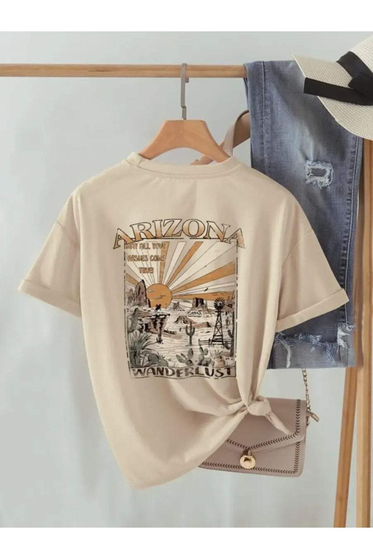 Beiges T-Shirt mit Sonnenprint
