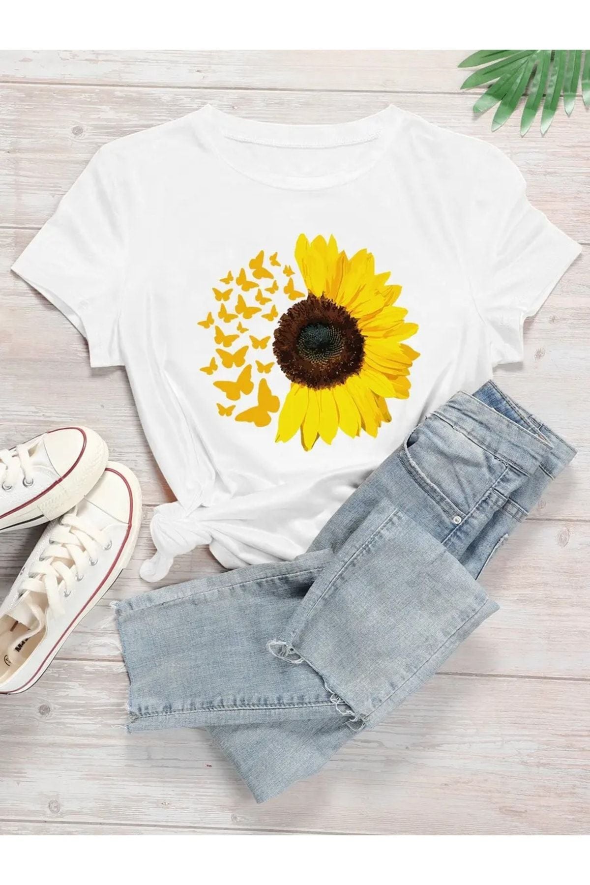 Weißes T-Shirt mit Blumendruck