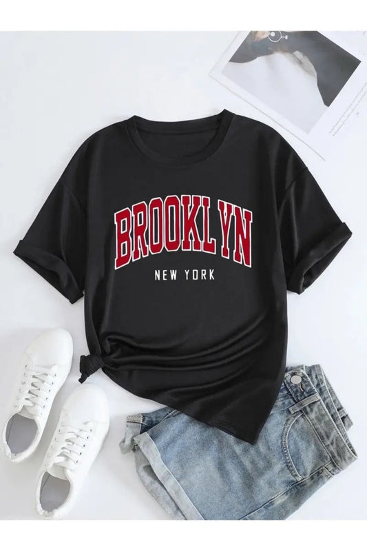 Kırmızı Brooklyn Baskılı Siyah Oversize T-shirt