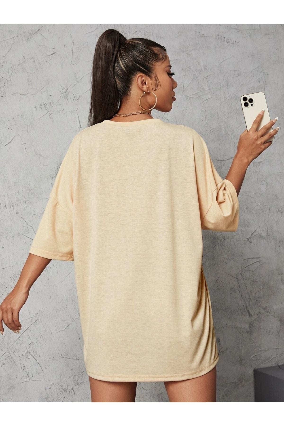 Beiges Oversize-T-Shirt mit Cool Mom-Print