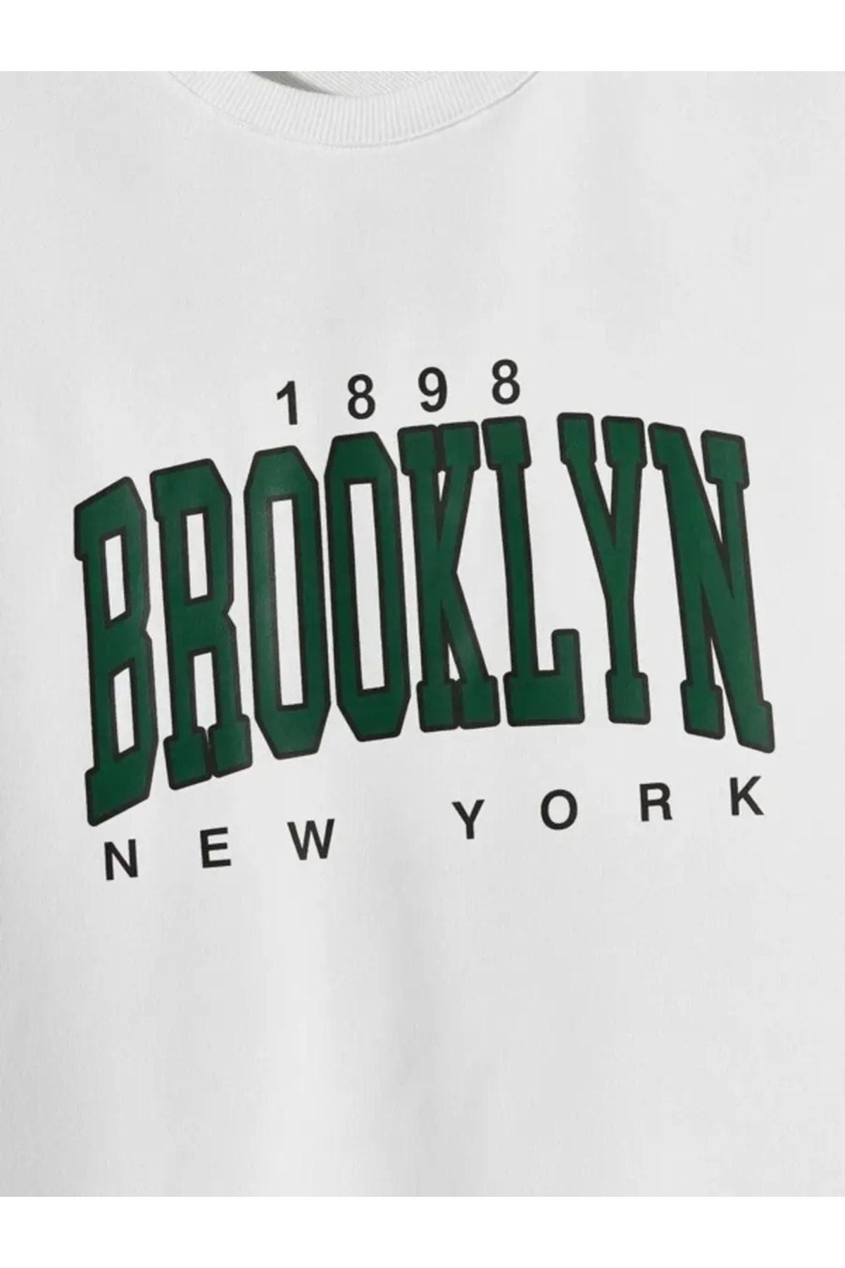 Beyaz Broklyn Baskılı Takım